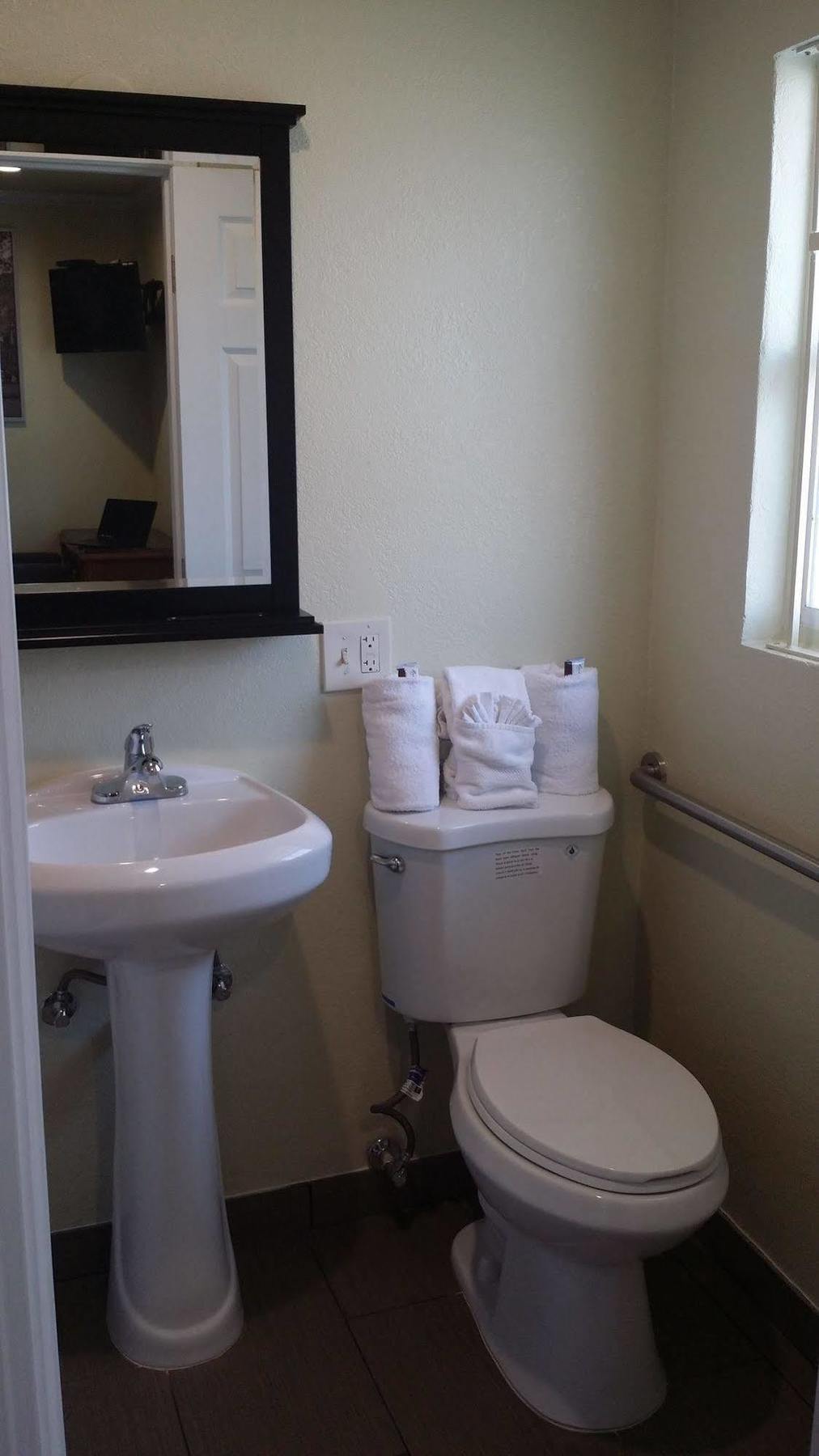 Travel Inn Oakland Dış mekan fotoğraf
